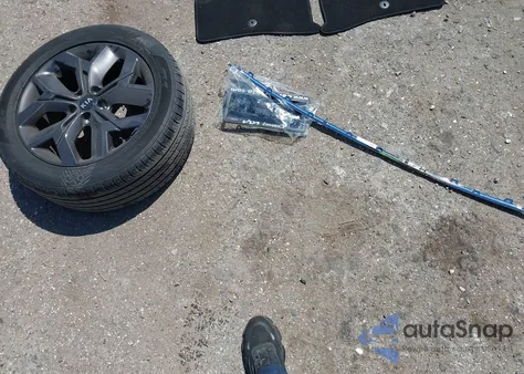 2022 Kia Sportage Lx z USA, uszkodzony, nr VIN KNDPM3ACXN7989808